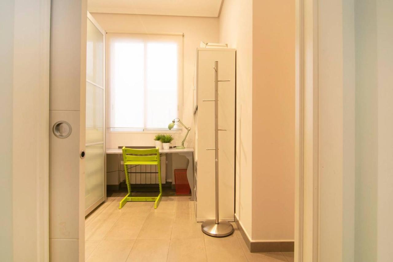 Cozy Apartment near San Miguel Market by Batuecas Madrid Bagian luar foto